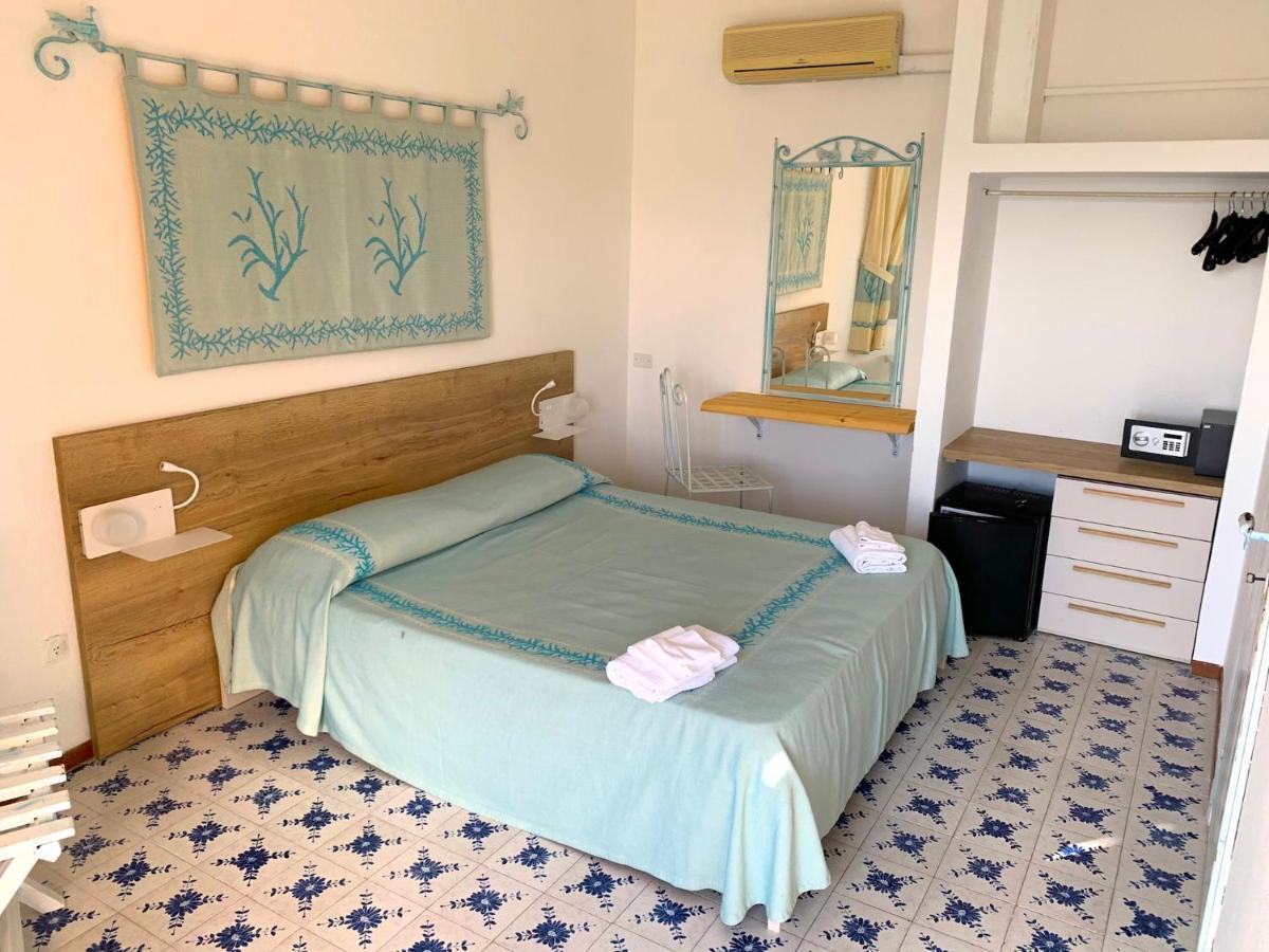 Club Esse Shardana Hotell Santa Teresa Gallura Exteriör bild